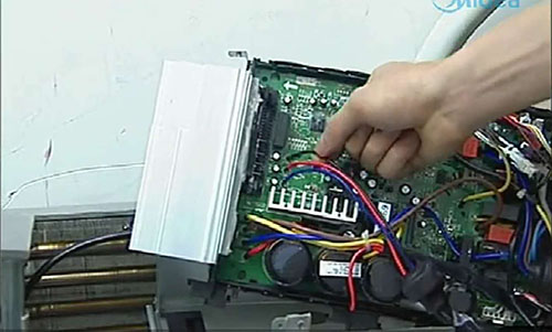 鸠江美的空调电话是多少